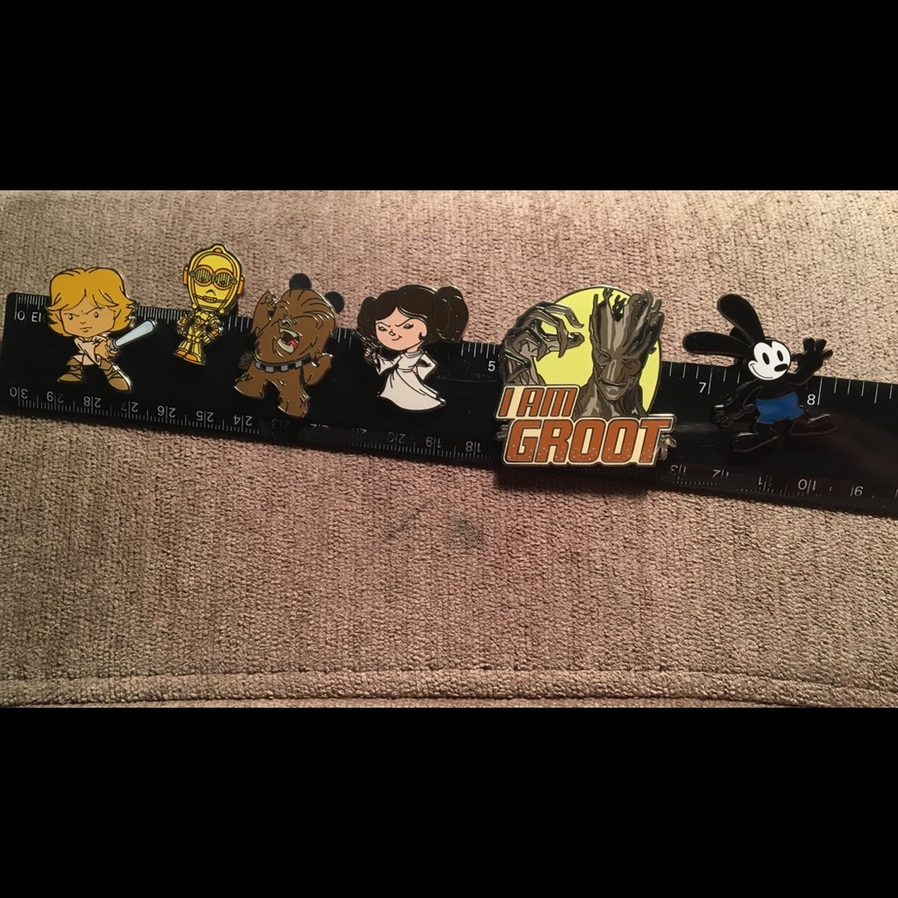 Disney pins
